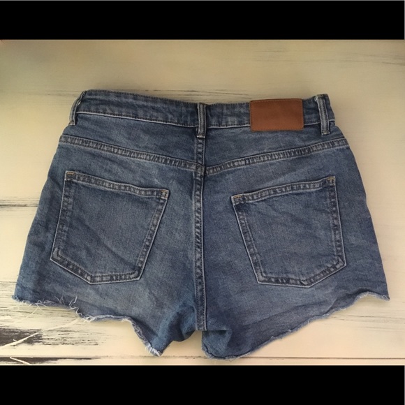 Denim Raw Edge Shorts - Picture 4 of 6